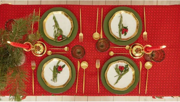 Скатерть Доляна «Новый год: Процветания в Новом году» 145×220 см, 100% п/э
