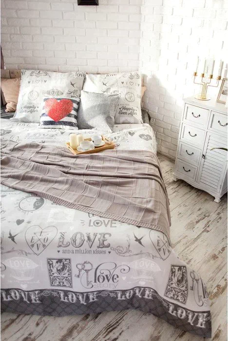 Постельное бельё "Этель" 2 сп Love 175*215 см, 200*220 см, 70*70 см -2 шт, 100% хлопок, бязь 125 г/м2