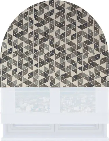 Римская штора «Кортин» день-ночь для арочного проёма, ткань димаут «Треугольники синие»